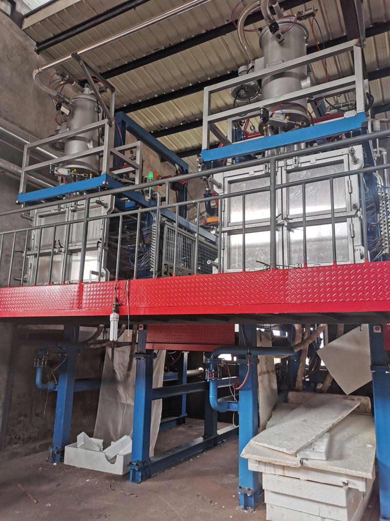 全自動(dòng)成型機(jī)車(chē)間